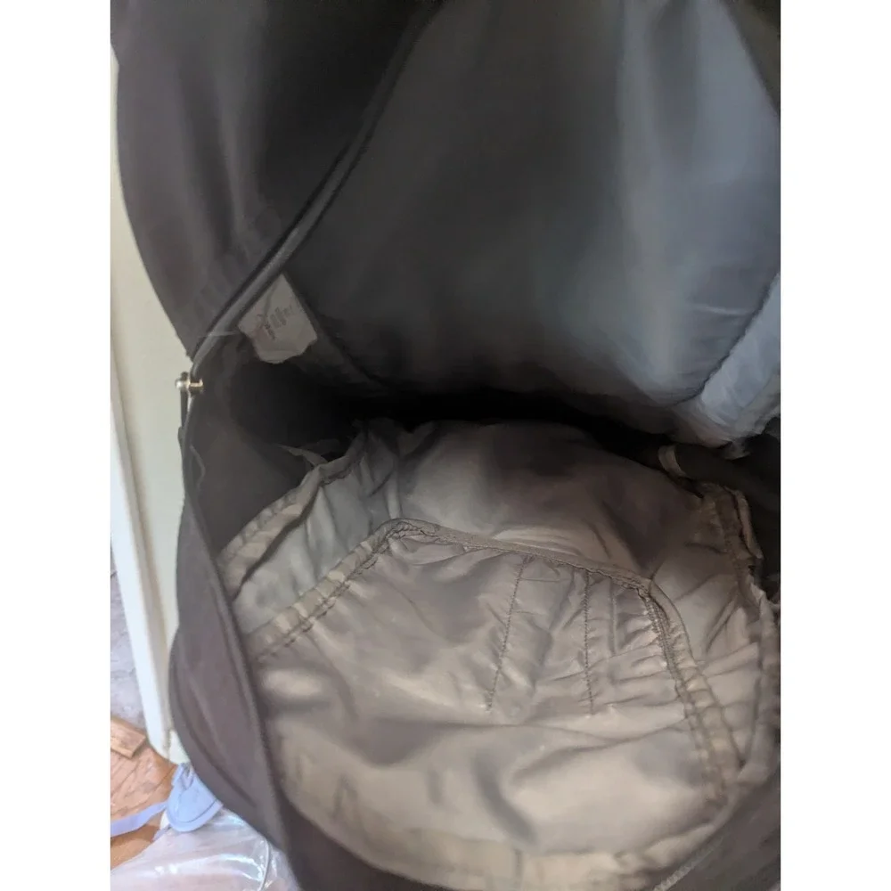 High Sierra Backpack Big Pocket Water Pocket Straps Hiking Black